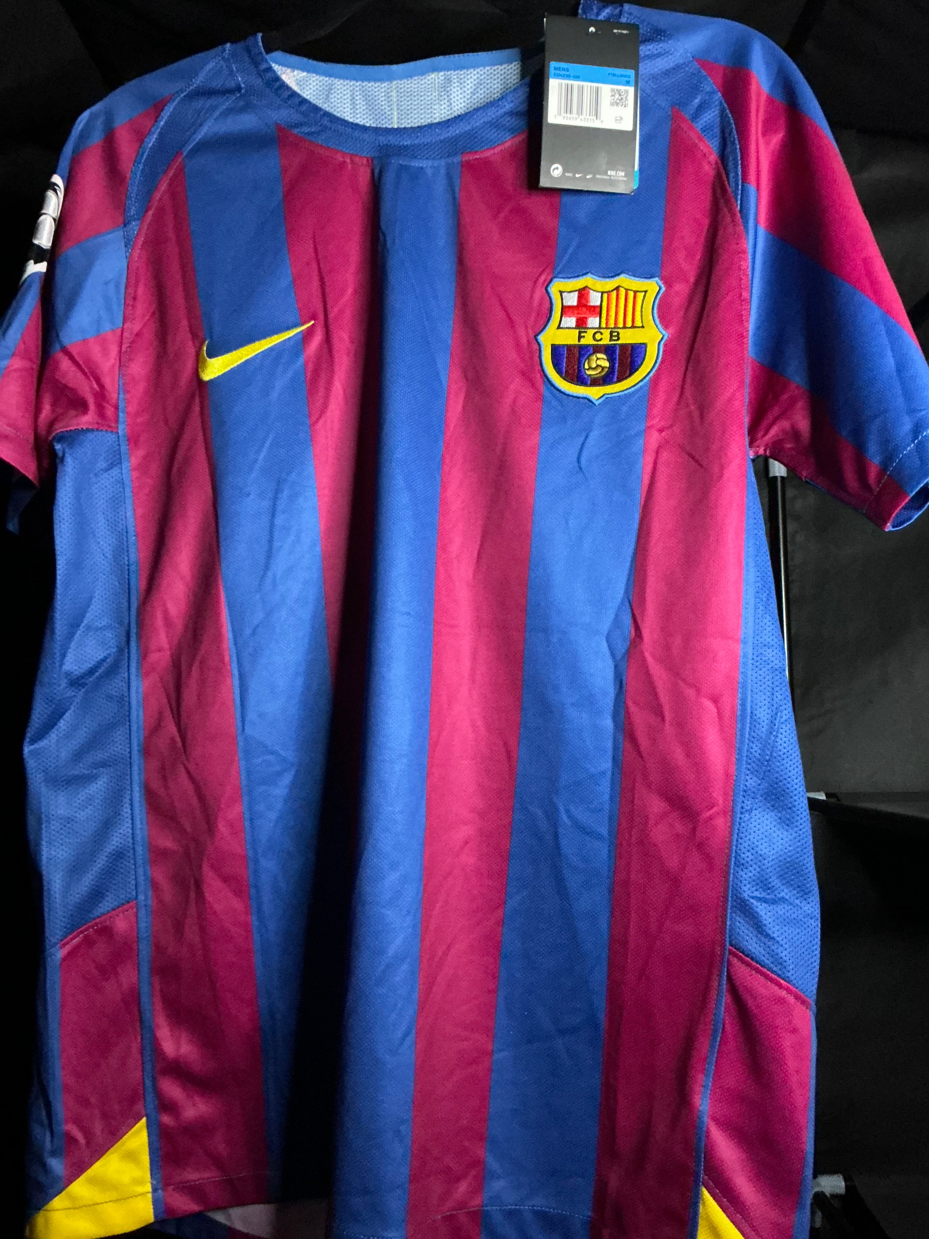 FC Barcelona Home 2006 Retro Size M Ronaldinho #10 (SALE) – TMP Shop