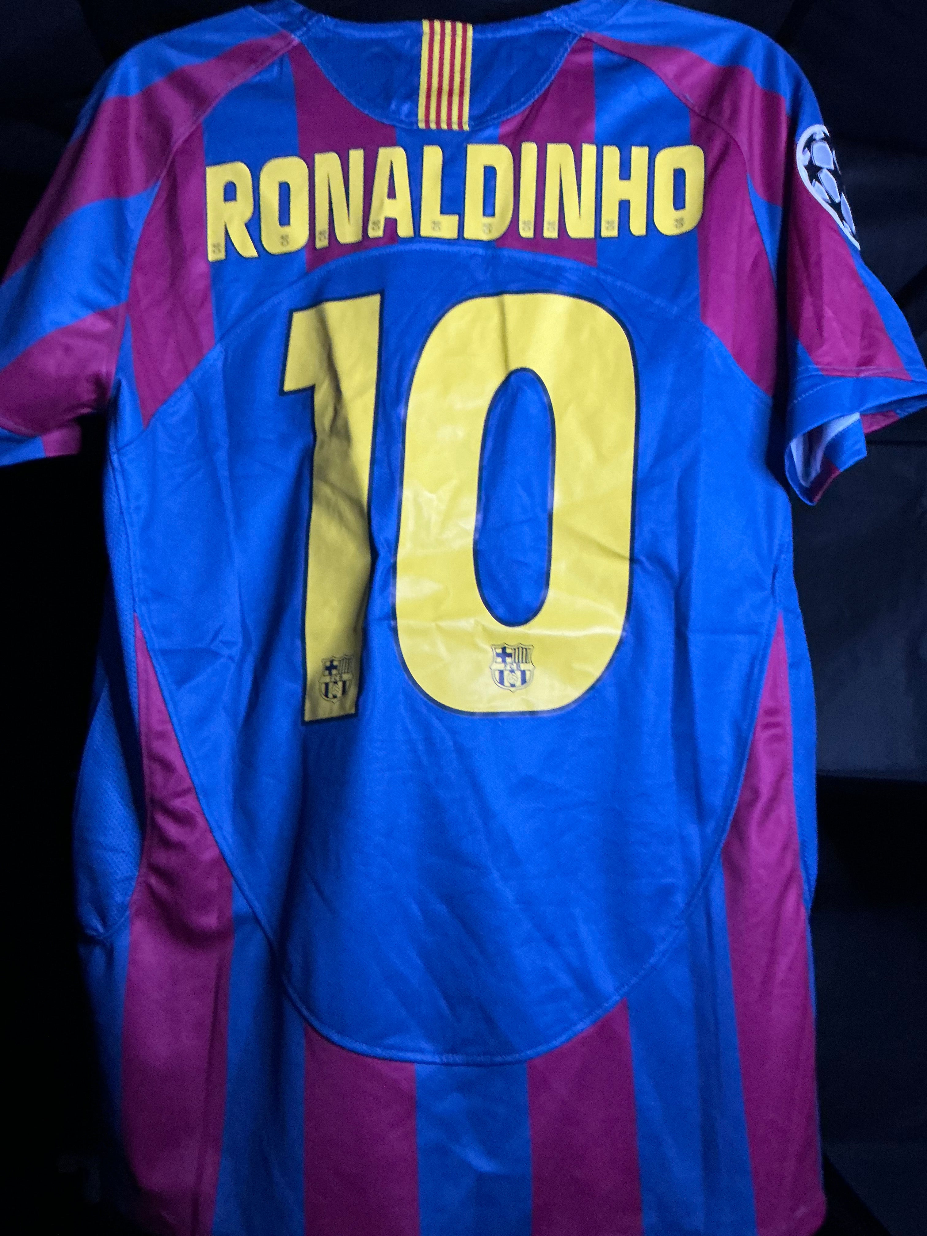 FC Barcelona Home 2006 Retro Size M Ronaldinho #10 (SALE) – TMP Shop